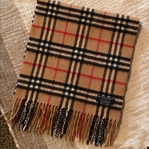 Burberry classic cashmere scarf